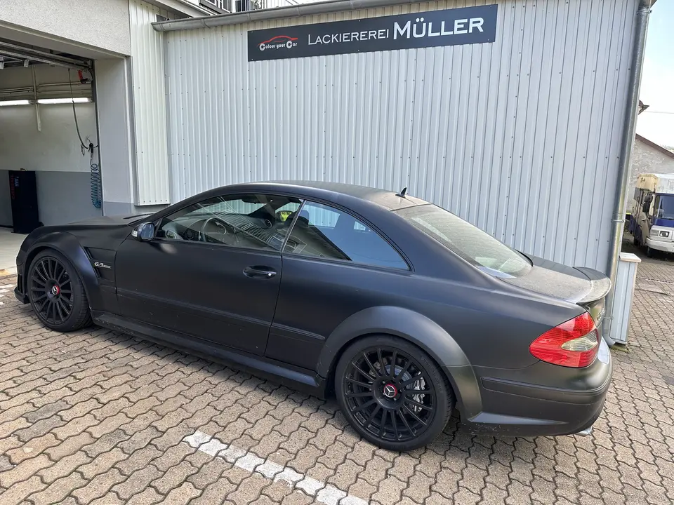 Lackierarbeiten an allen Fahrzeugen – Beispiel 1